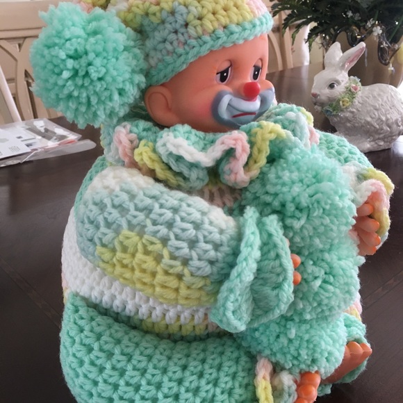 Handcrafted crocheted clown - Picture 6 of 9